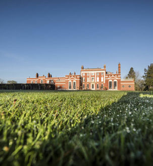 hinxton-hall-conference-centre-hall-across-lawn.jpg